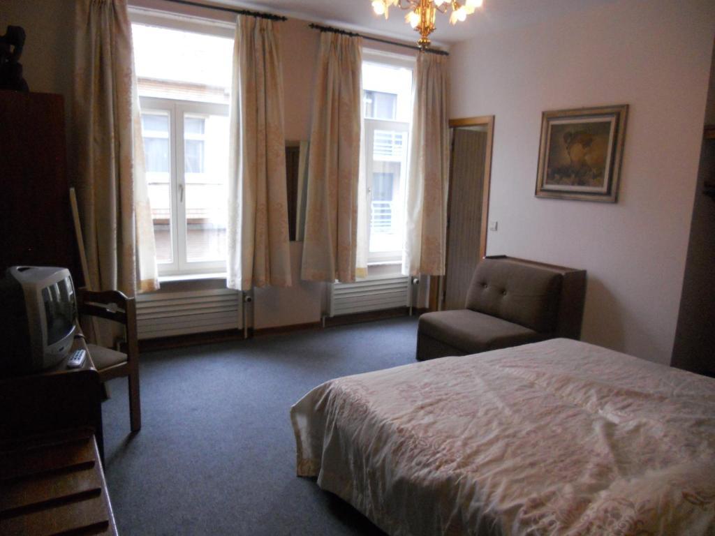Hotel Ten Putte Gistel Rum bild