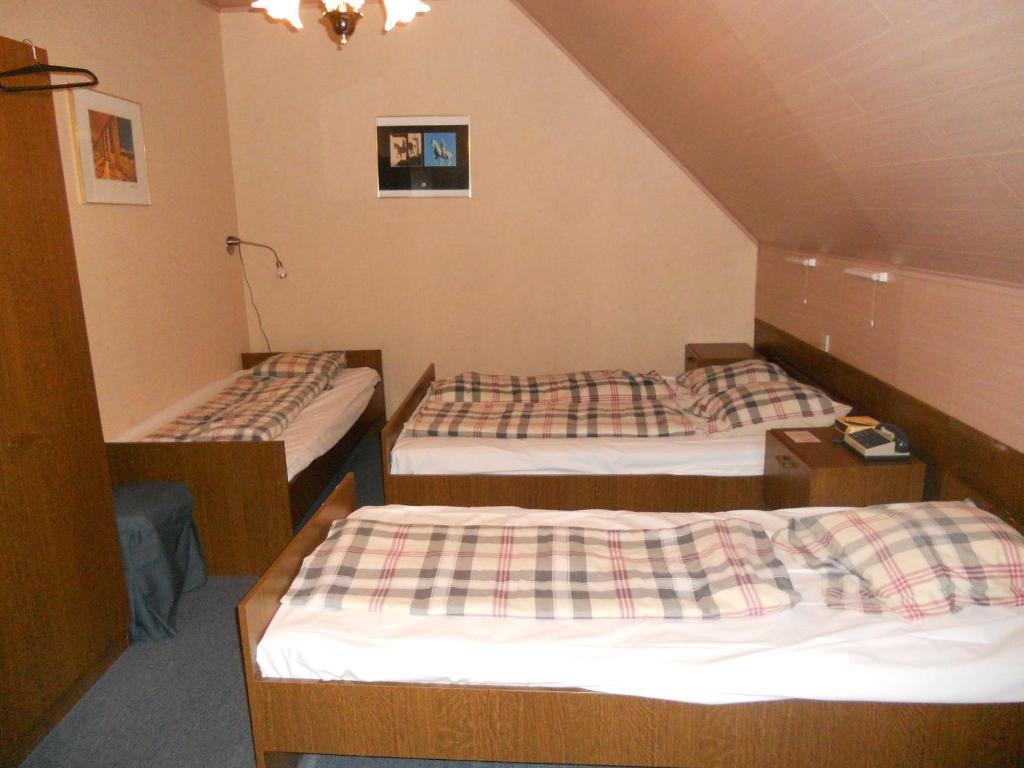 Hotel Ten Putte Gistel Rum bild